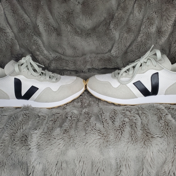 Veja White and Black Women's Sneakers - Picture 7 of 10